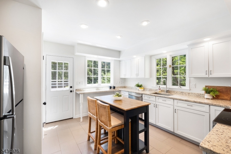 111 Anderson Hill Rd