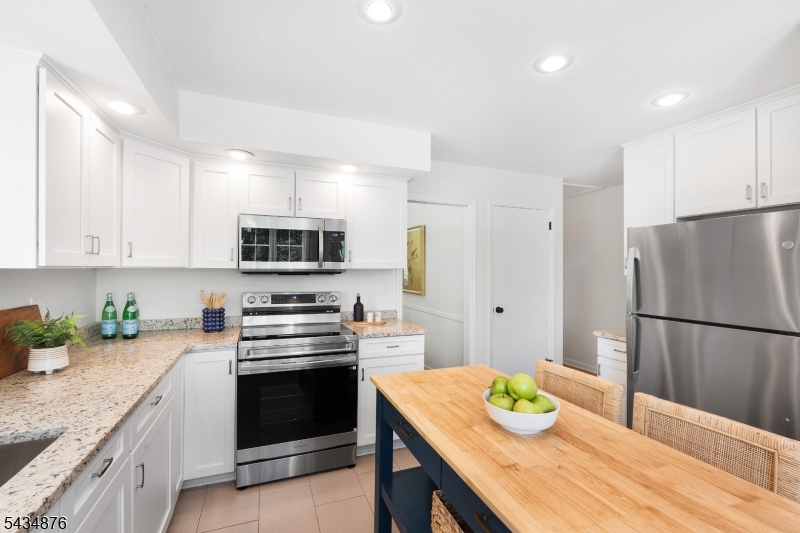 111 Anderson Hill Rd
