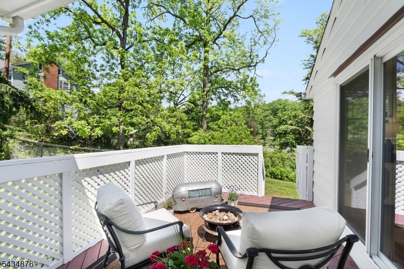 111 Anderson Hill Rd