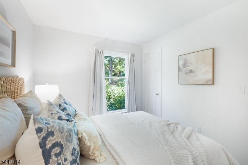 23 Commonwealth Dr