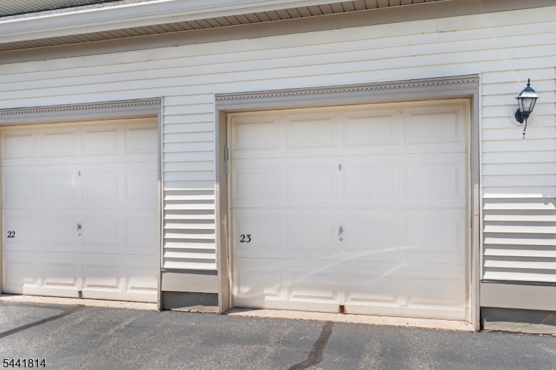 23 Commonwealth Dr