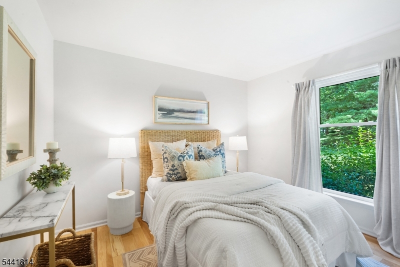 23 Commonwealth Dr