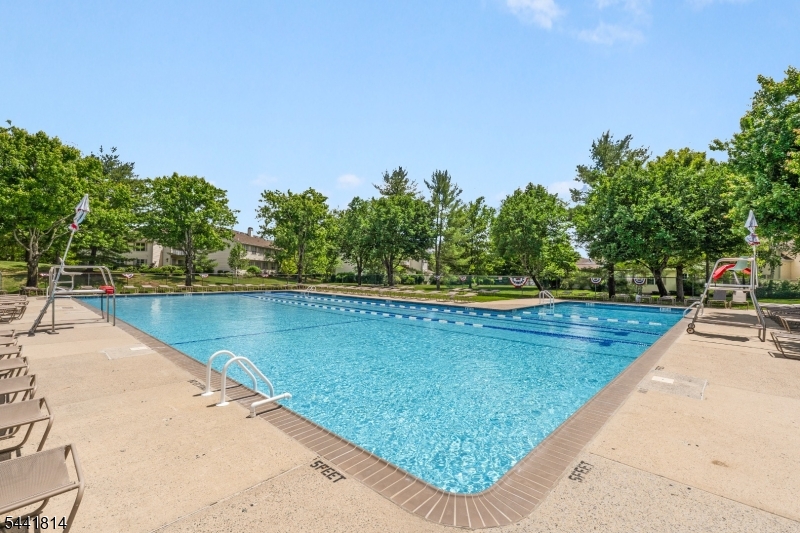 23 Commonwealth Dr