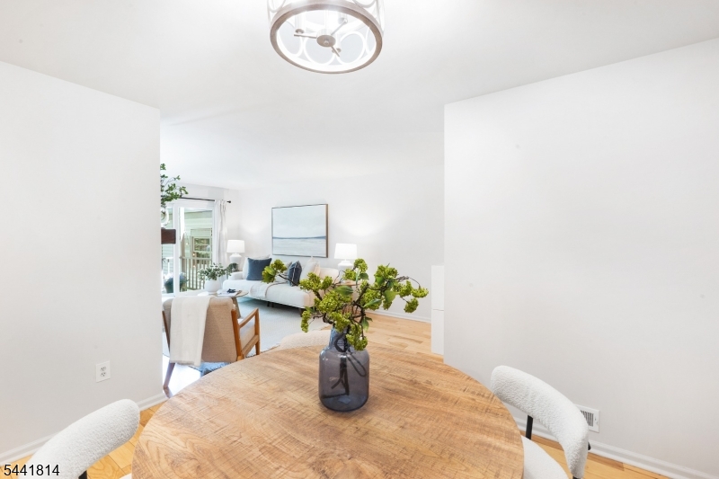23 Commonwealth Dr