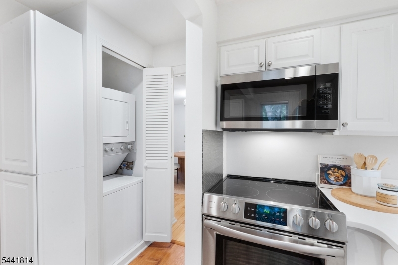 23 Commonwealth Dr
