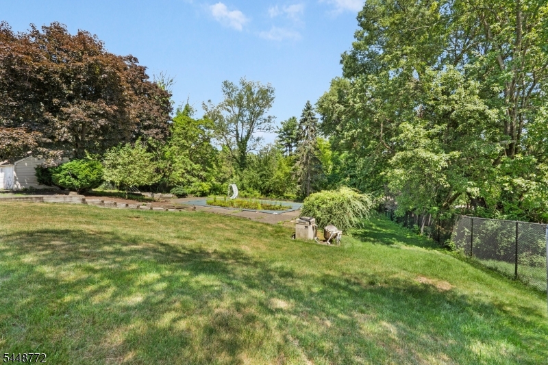 8 Patriot Rd