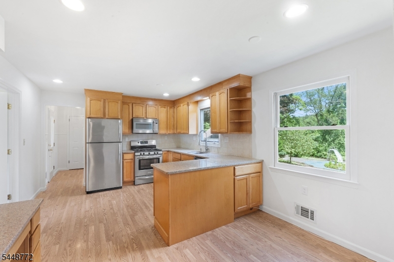 8 Patriot Rd