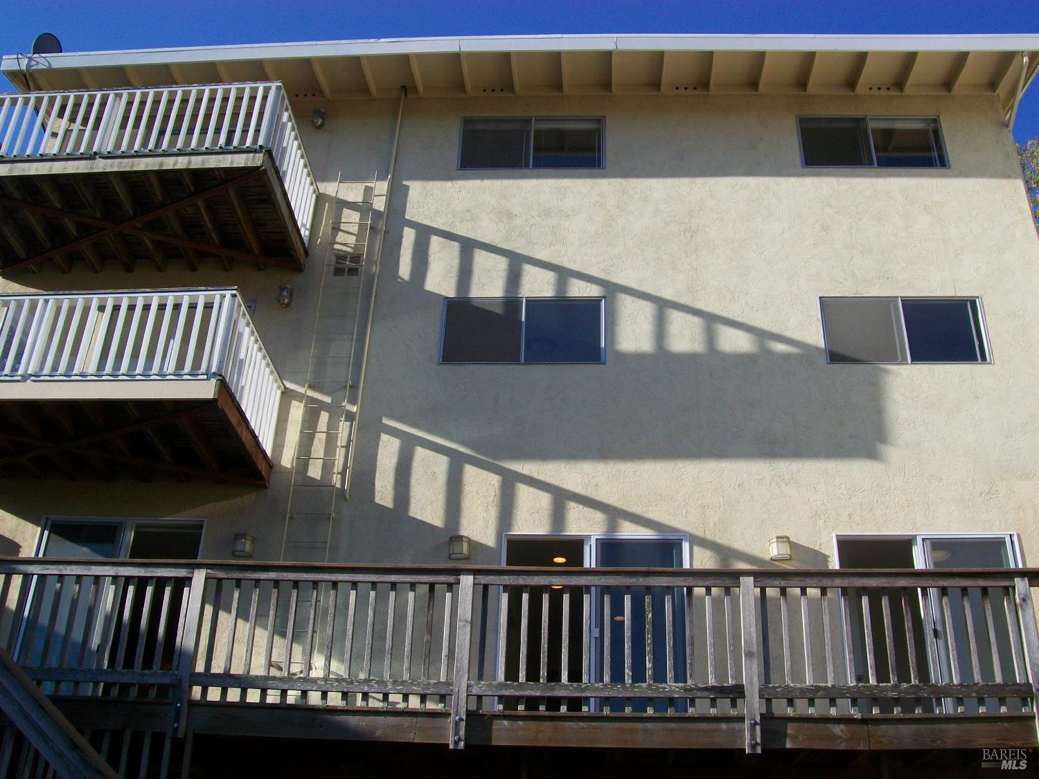 55-57 Bayo Vista Way