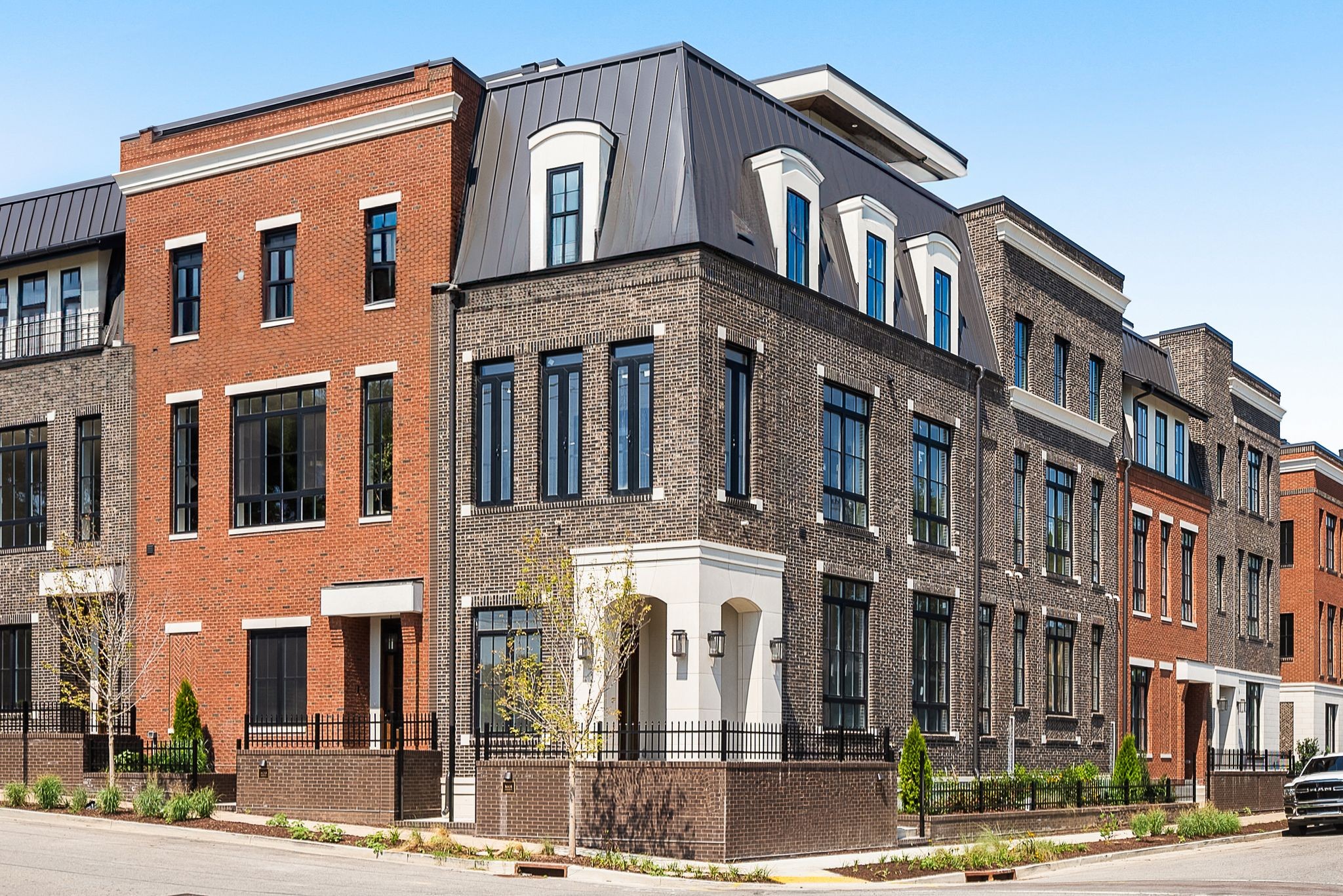1601 4th Ave, N