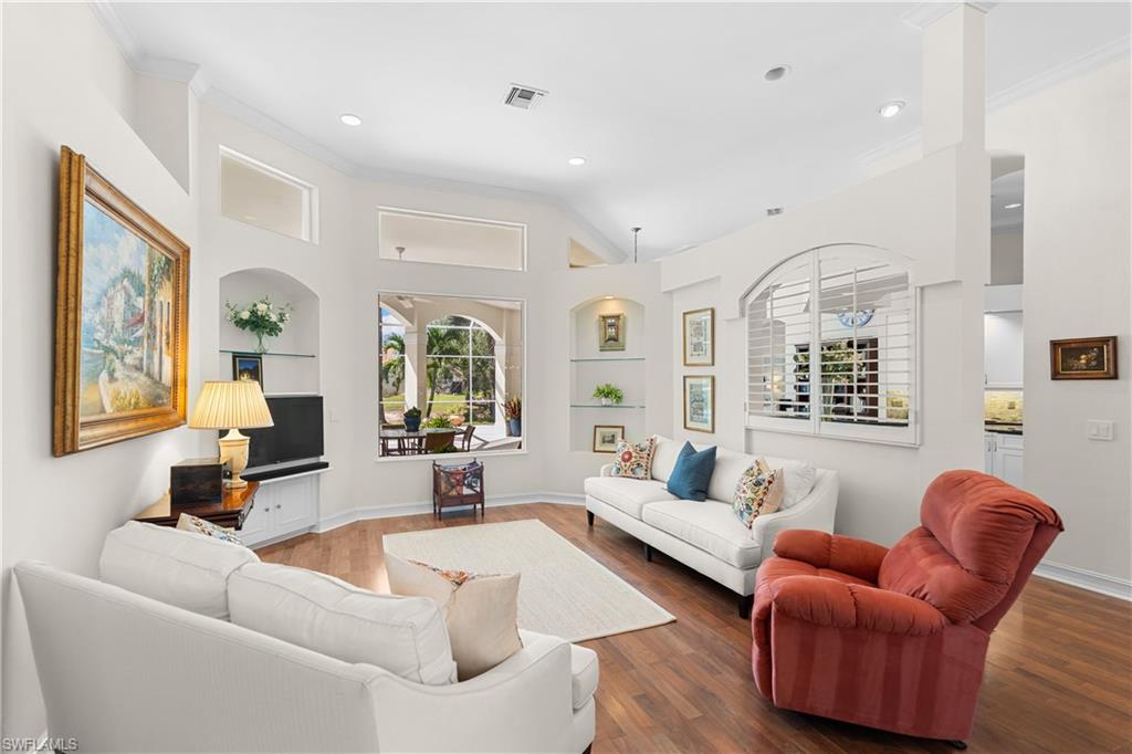 2039 Mission DR