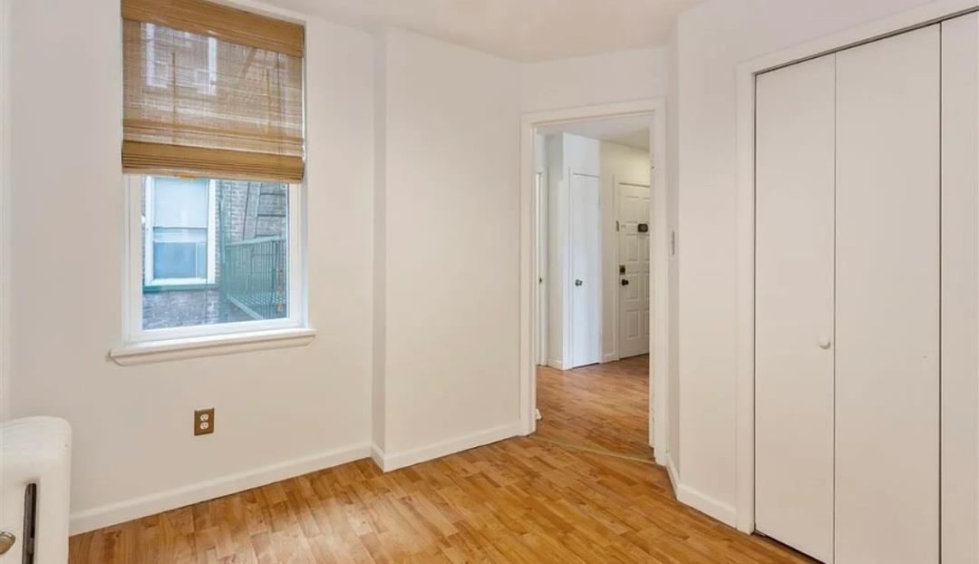 27 66TH ST Unit: 3