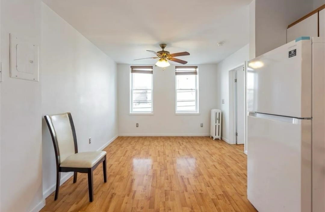 27 66TH ST Unit: 3