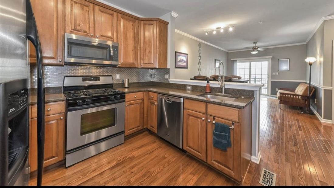 7 TRIBECA AVE Unit: 513