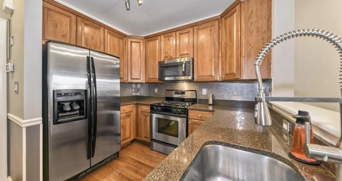 7 TRIBECA AVE Unit: 513