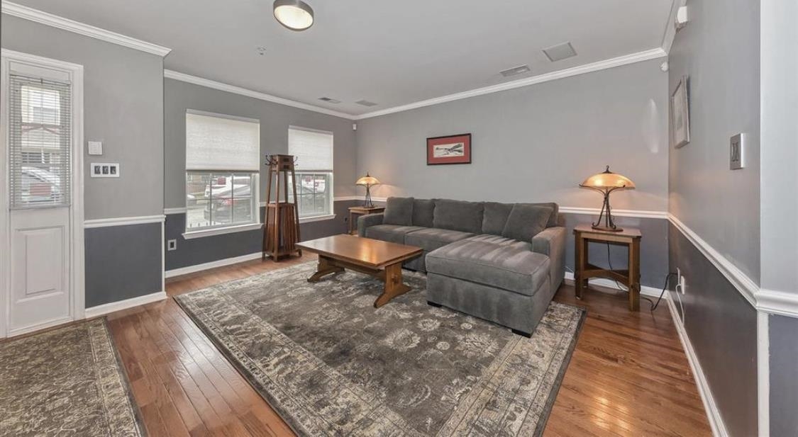 7 TRIBECA AVE Unit: 513
