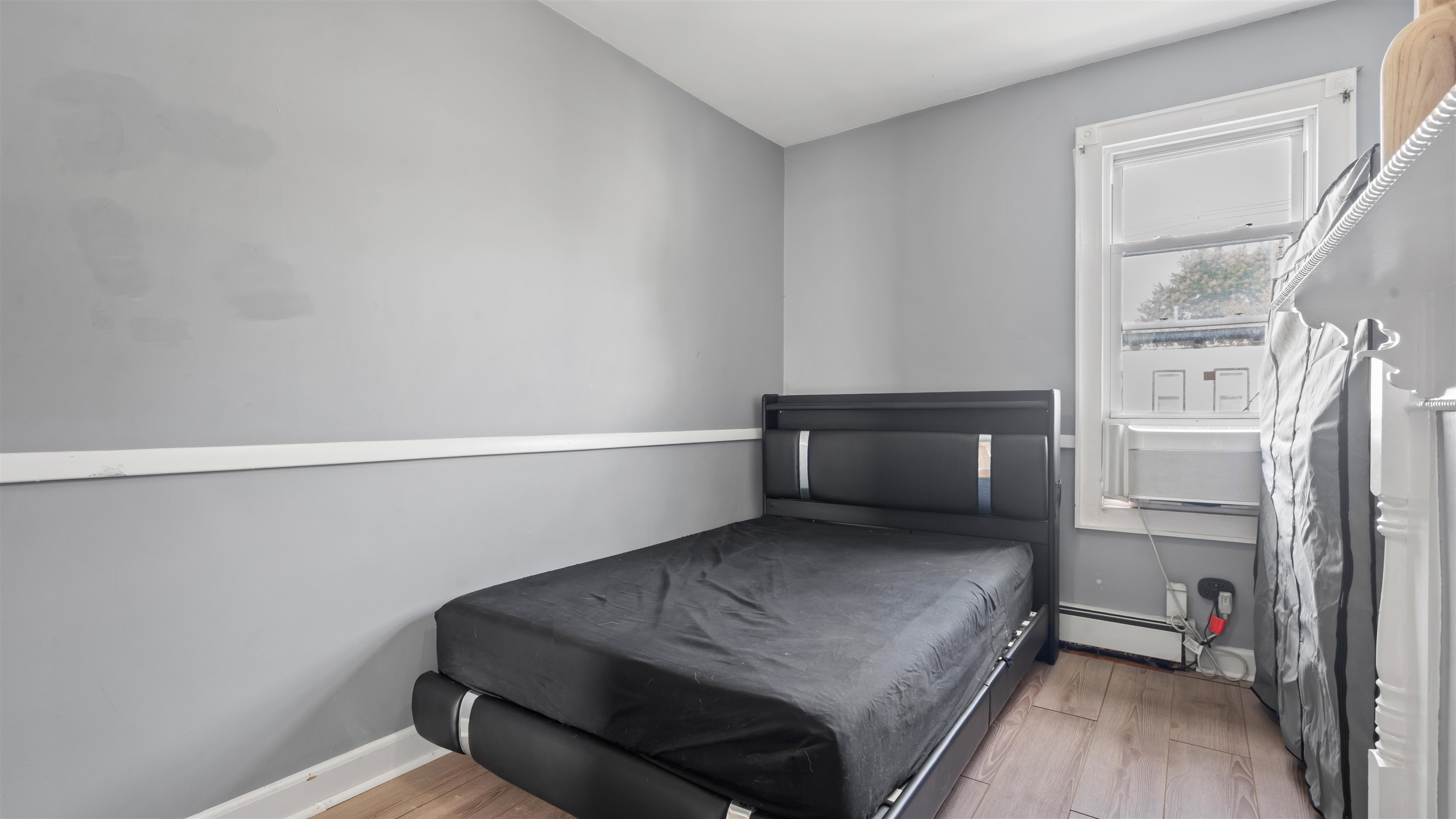 154 VAN HORNE ST