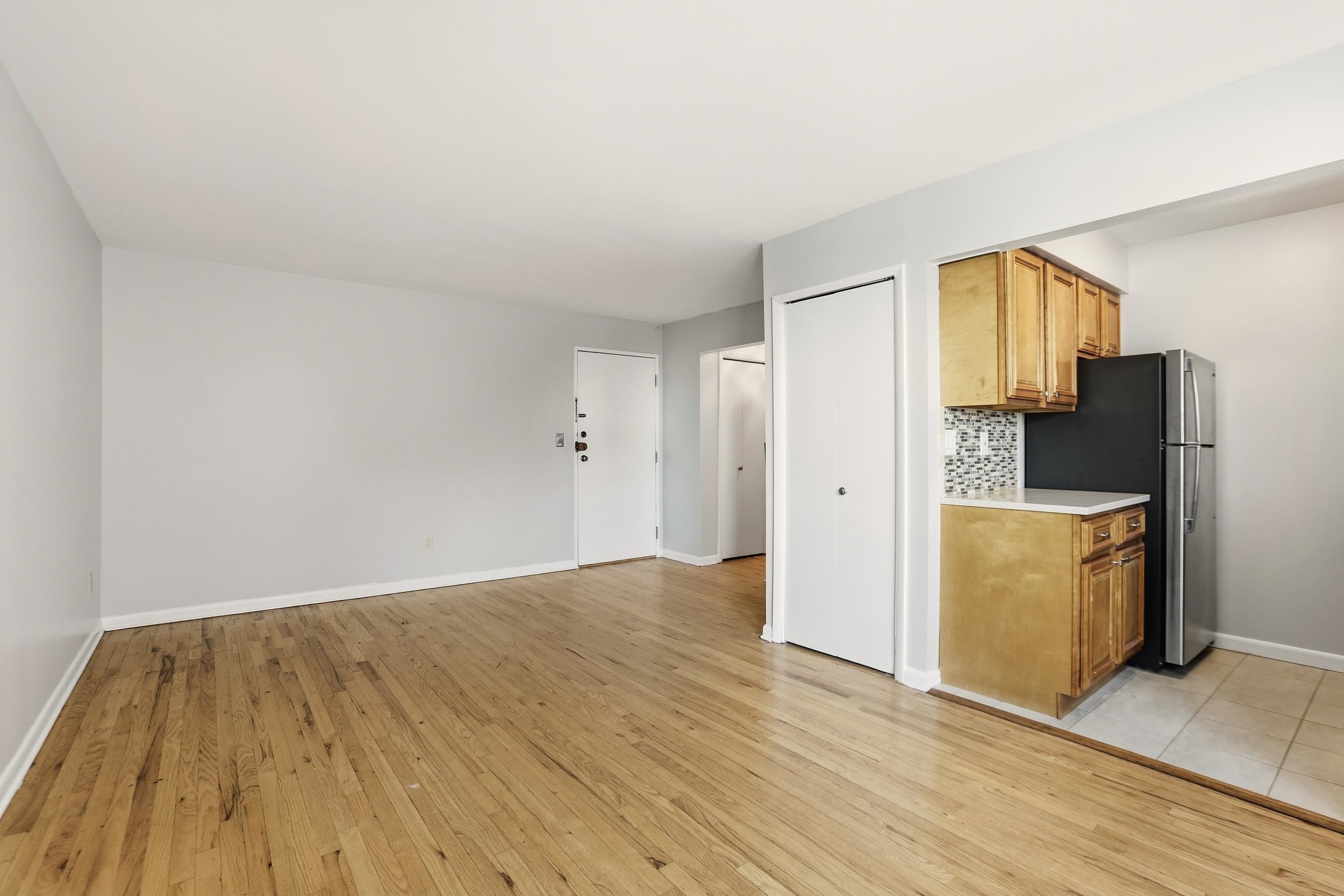 310 70TH ST Unit: 1D