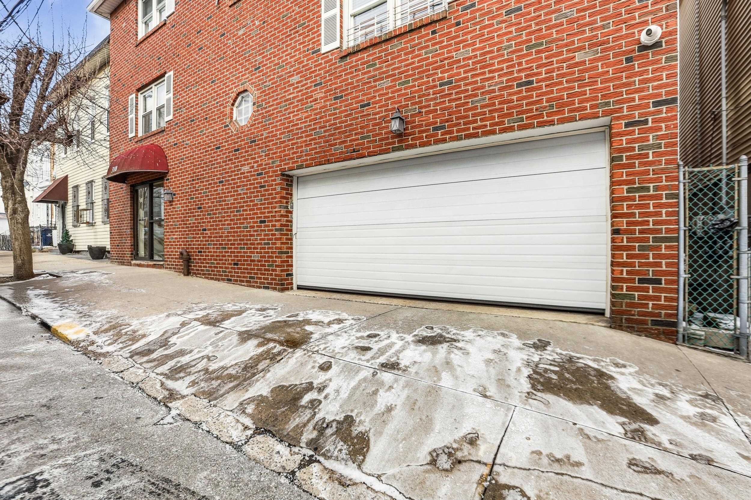 310 70TH ST Unit: 1D