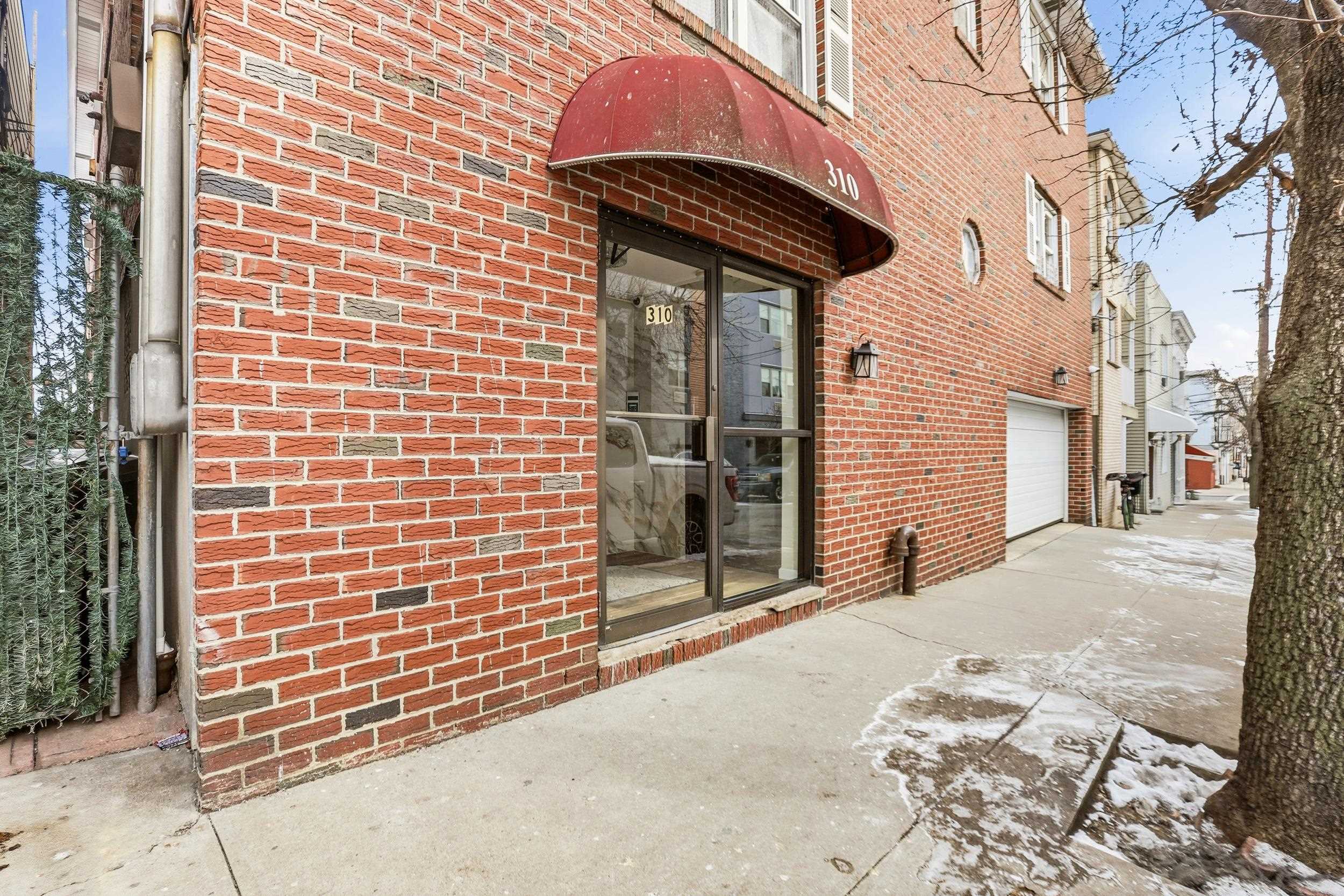 310 70TH ST Unit: 1D