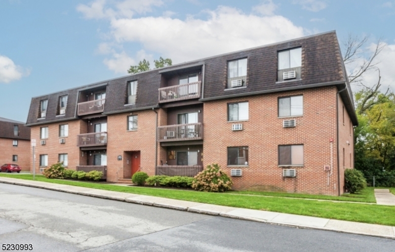 5 Montgomery St B5