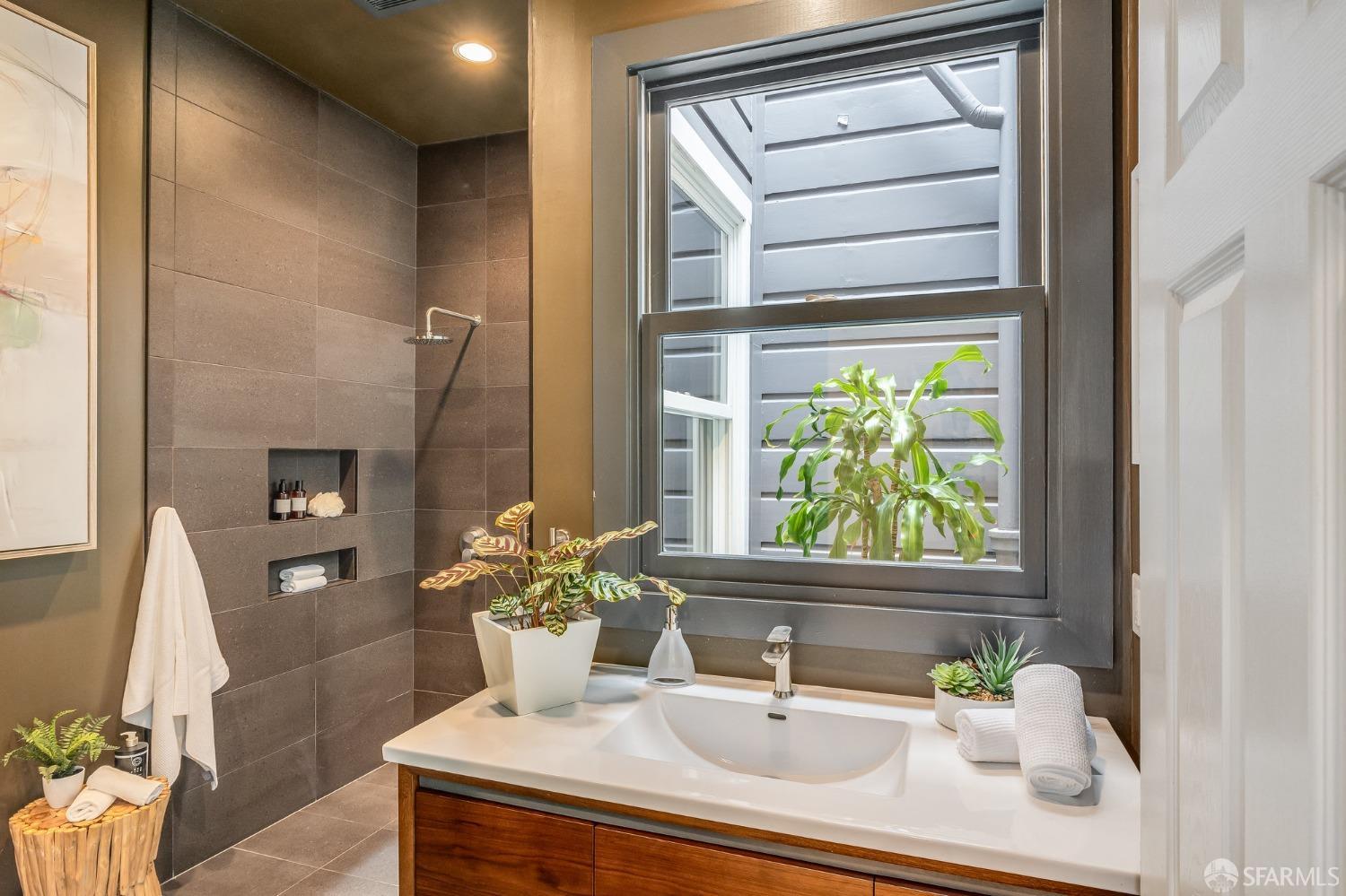 73 Collingwood Street # 73B