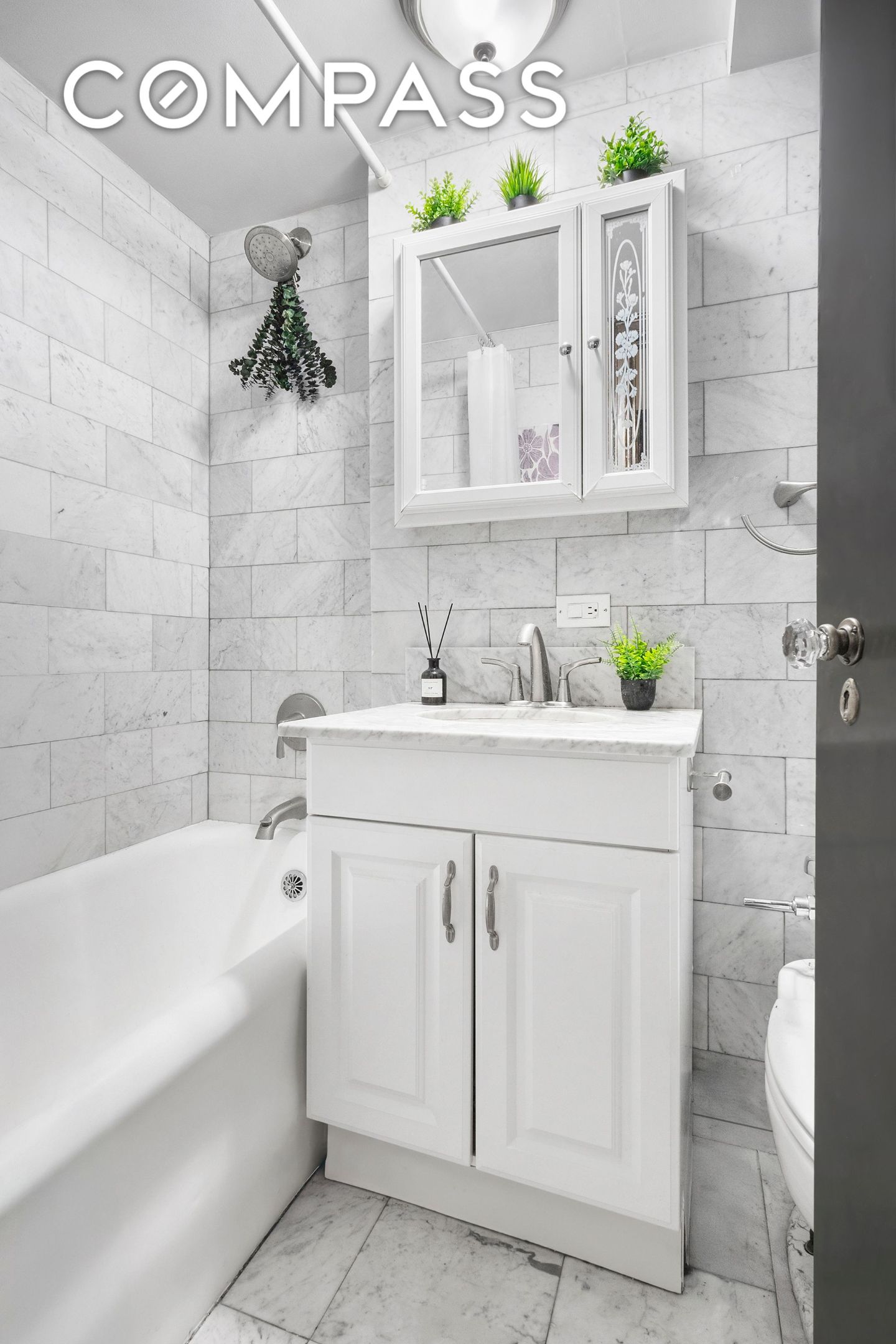 25 Tudor City Place 922