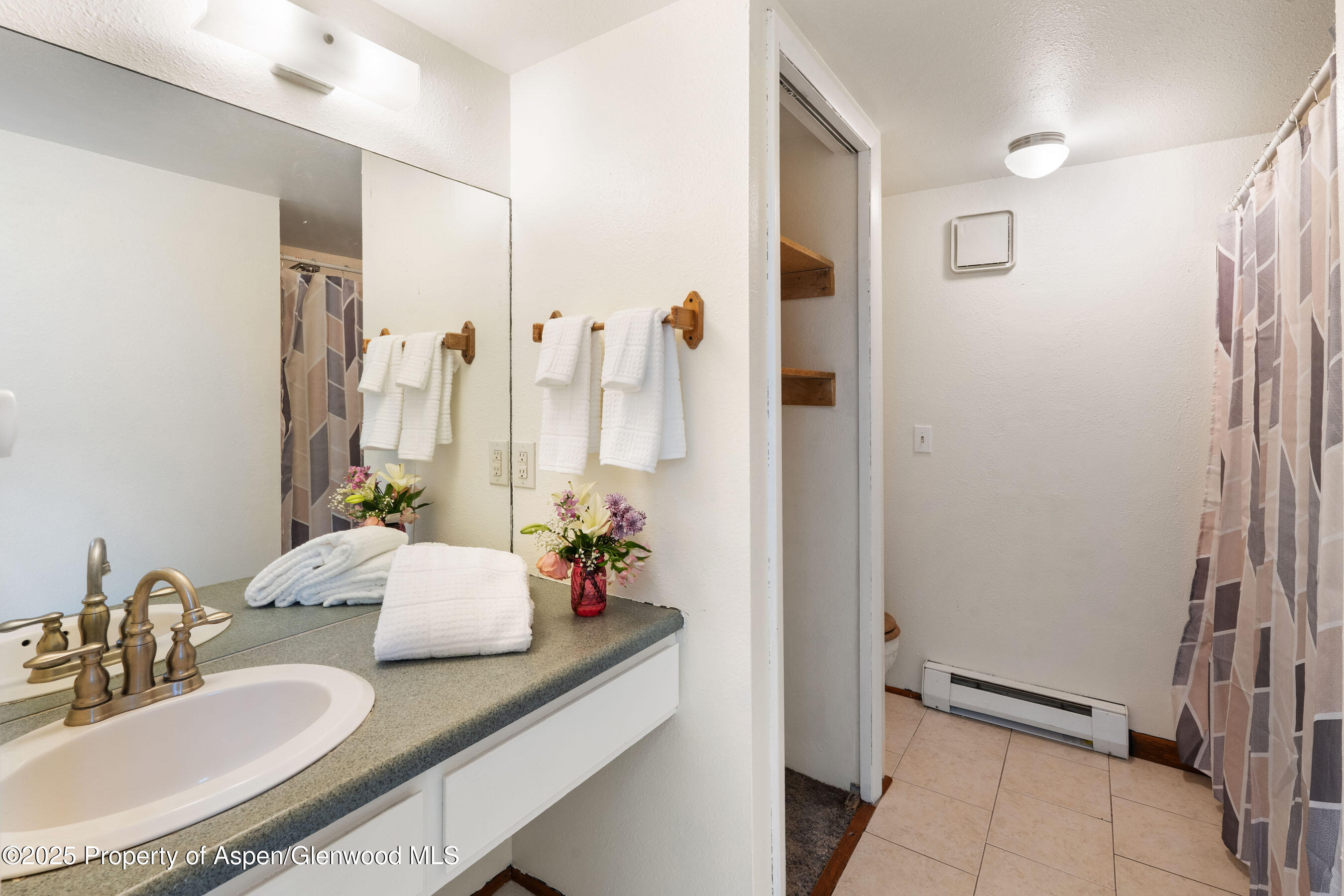 459 N 8TH Street, 459