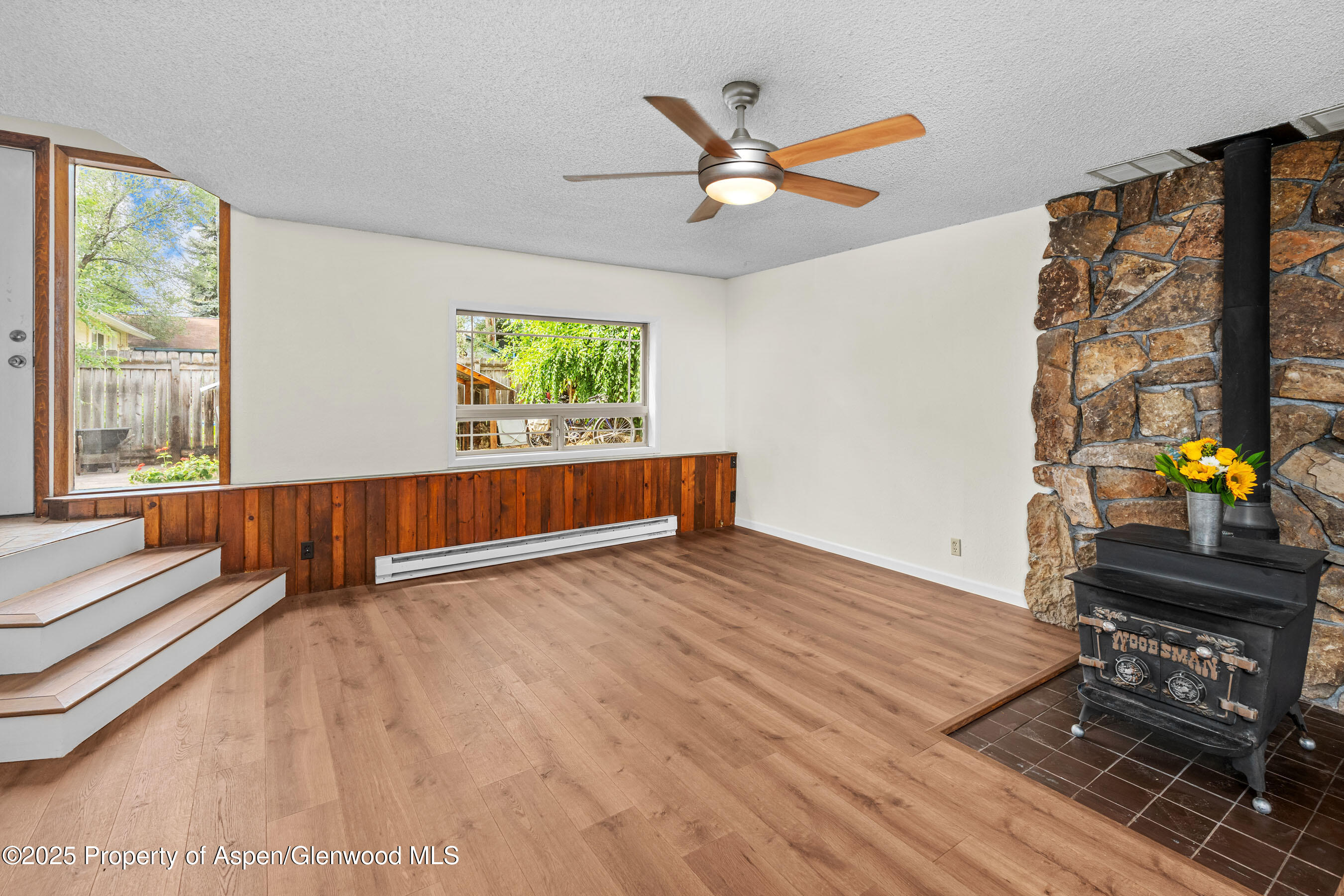 459 N 8TH Street, 459
