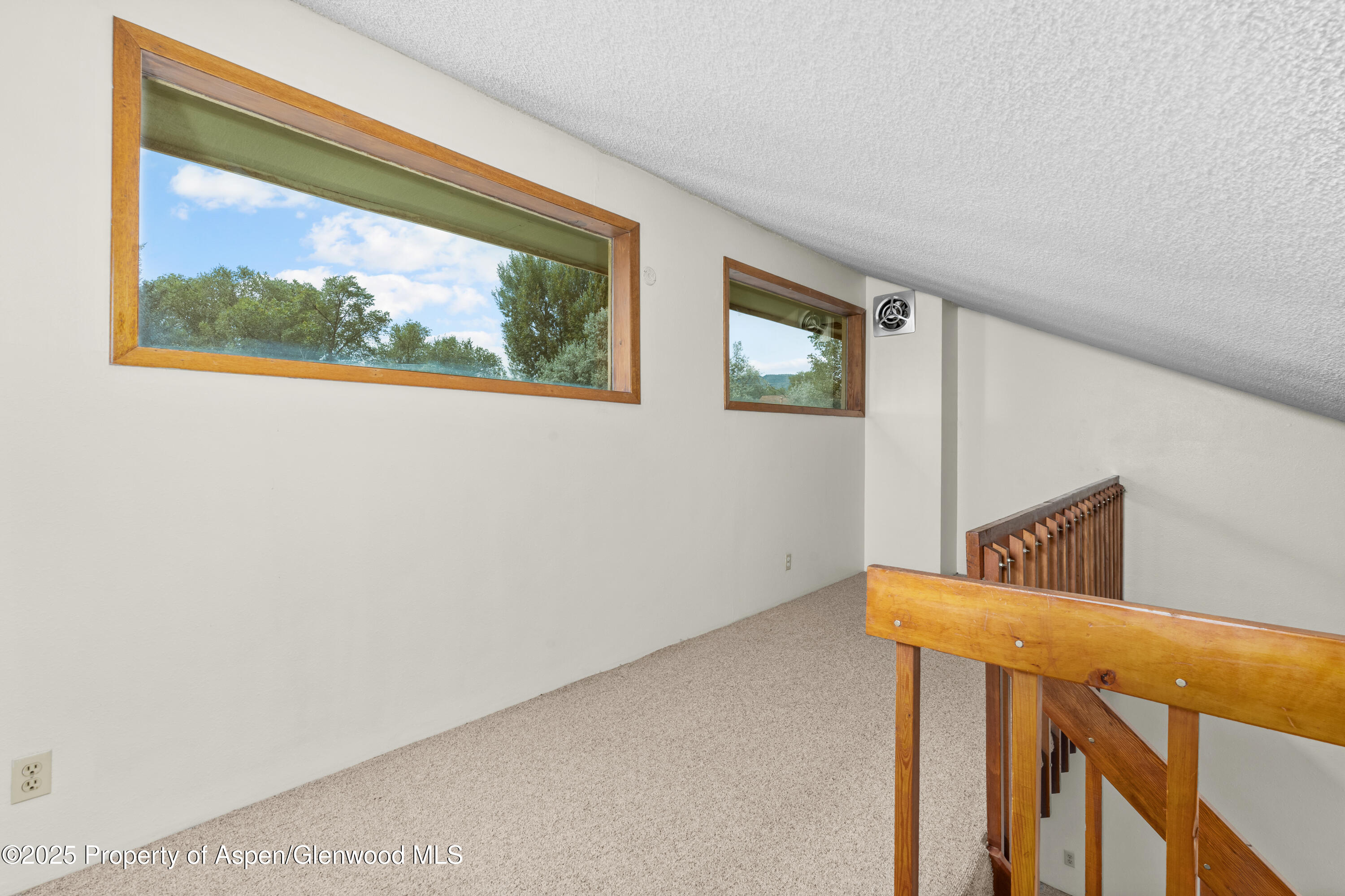 459 N 8TH Street, 459