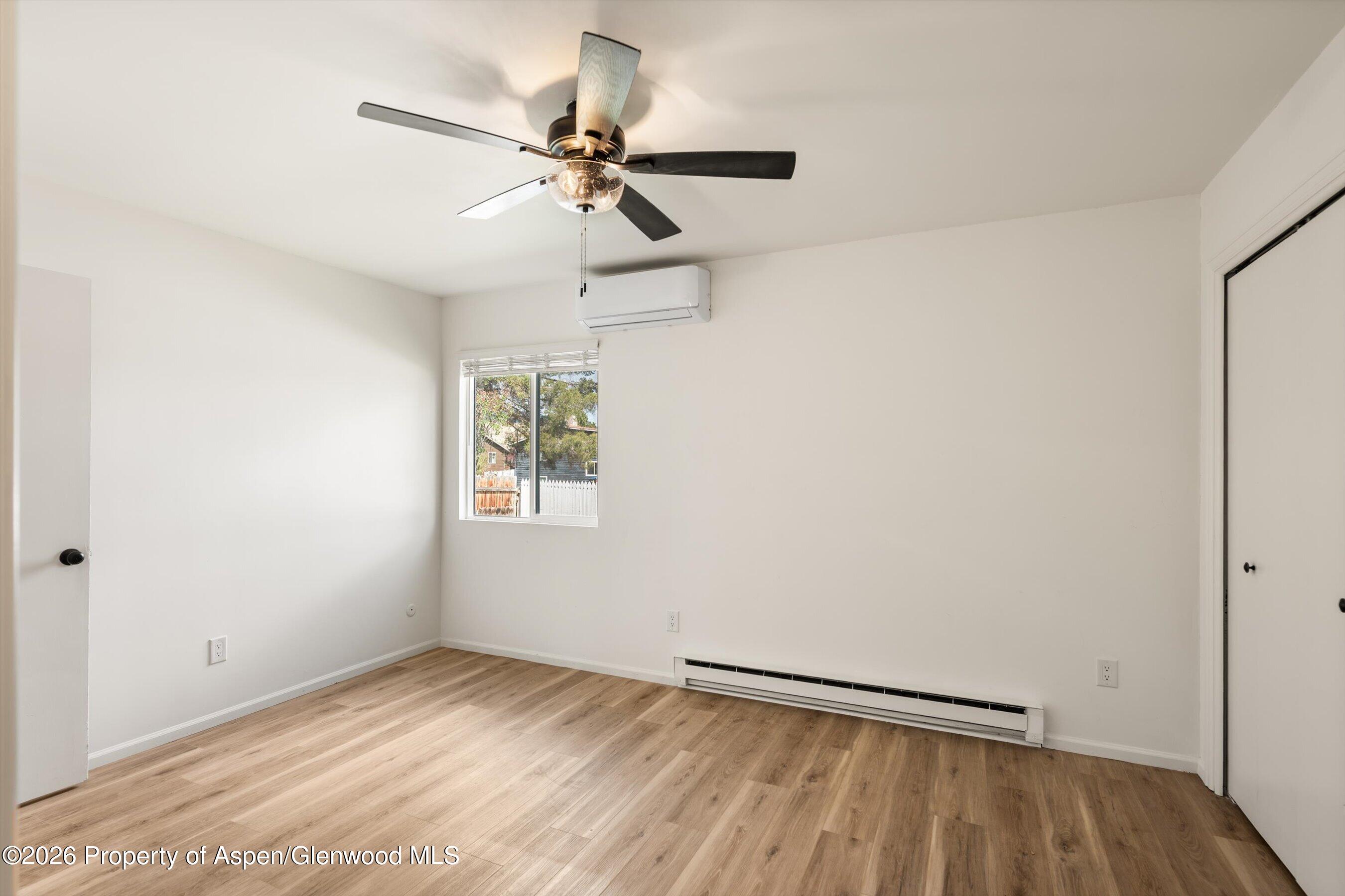 942 W 5th Street