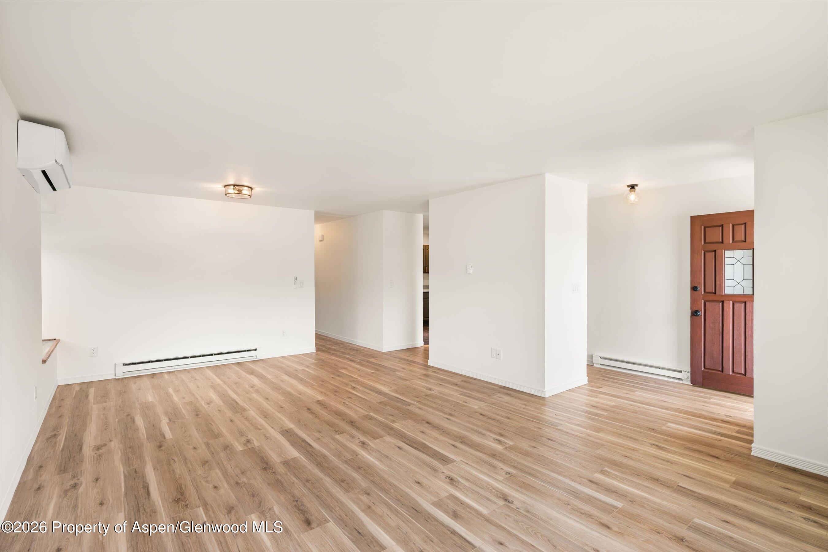 942 W 5th Street