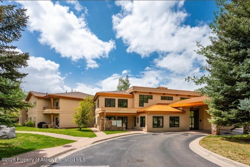 1400 E Valley Road 110
