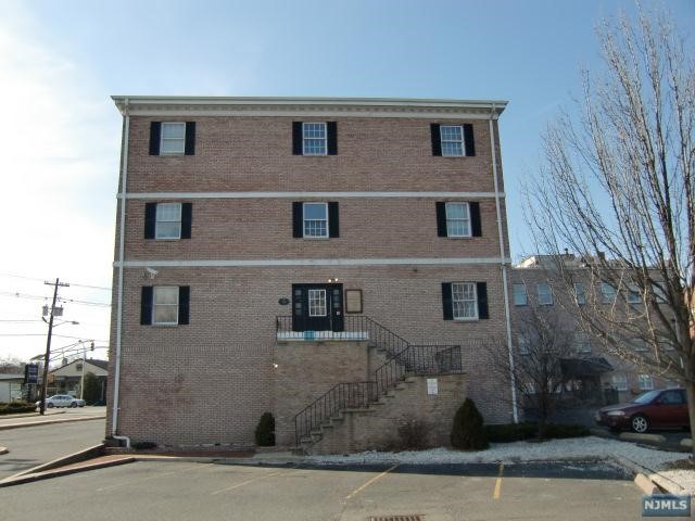 61 N Maple Avenue #304