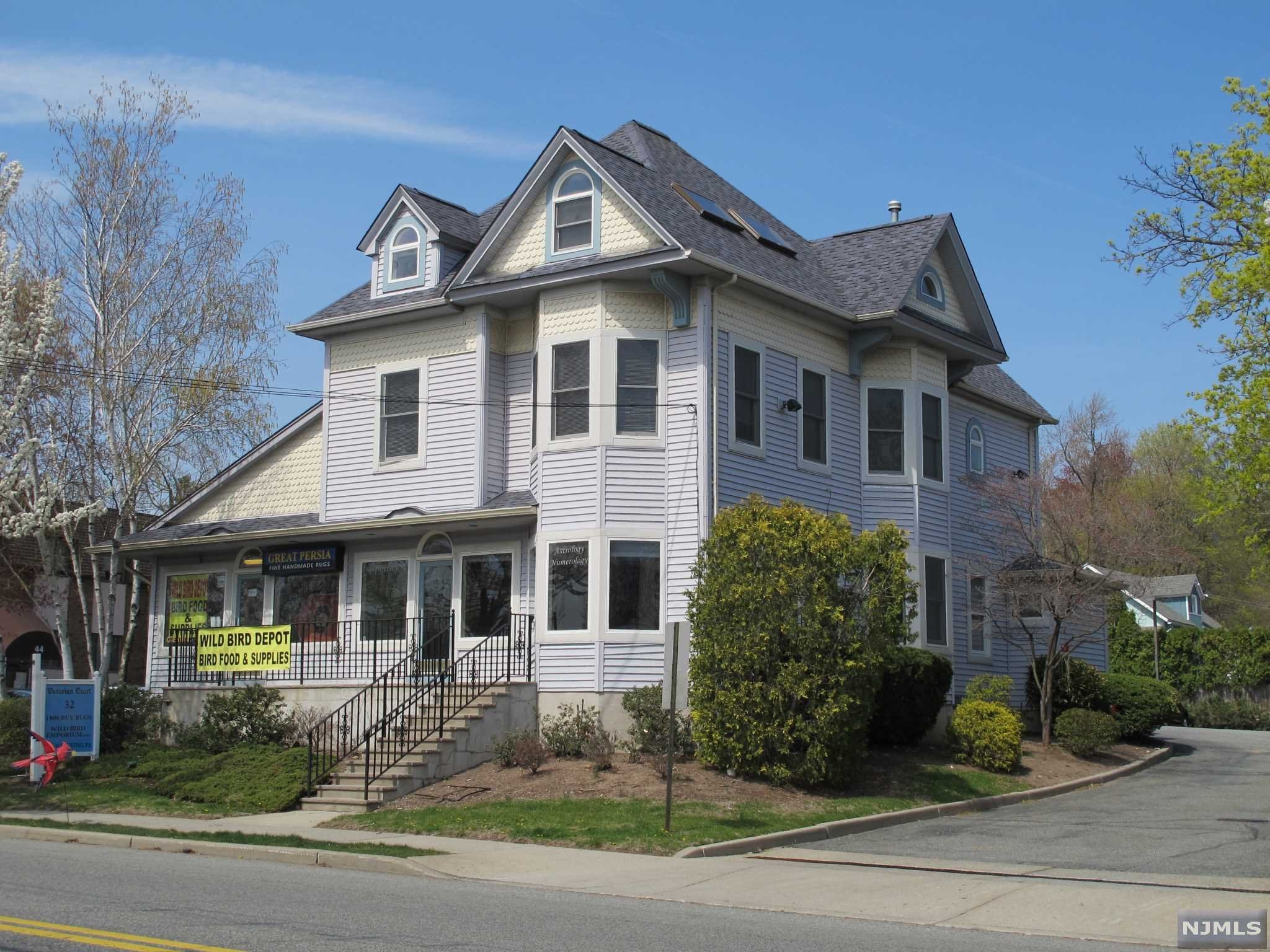 32 Godwin Avenue