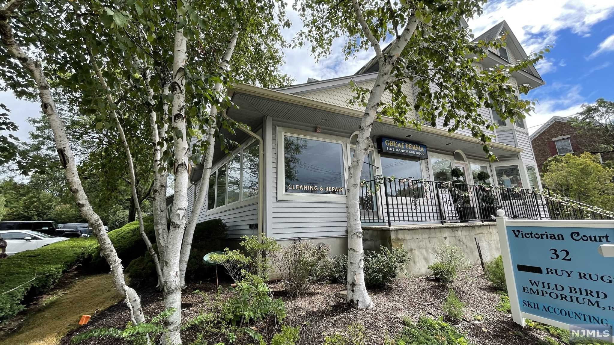 32 Godwin Avenue