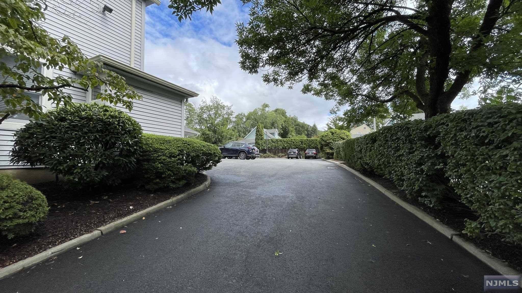 32 Godwin Avenue