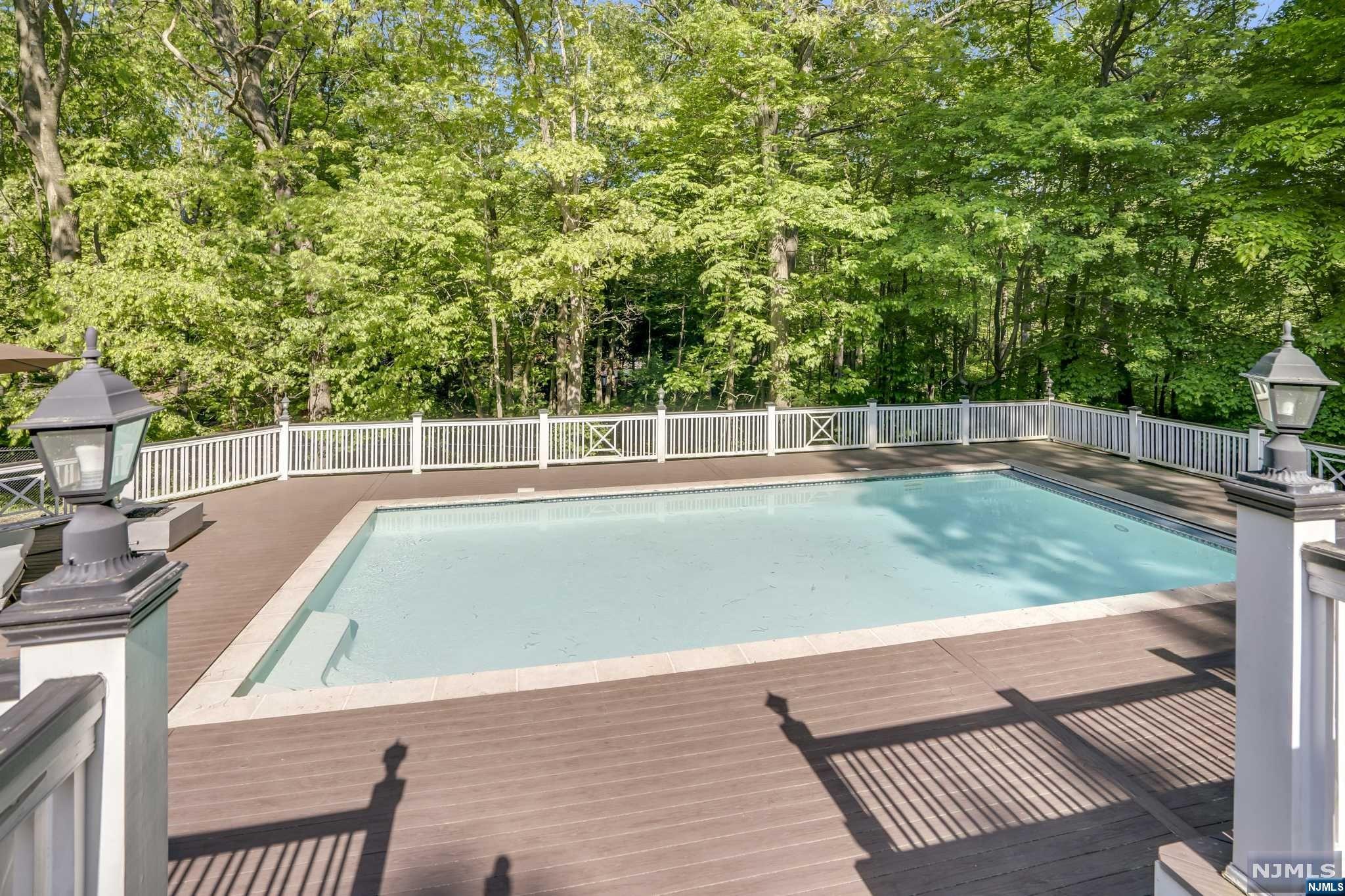 323 Freemans Lane
