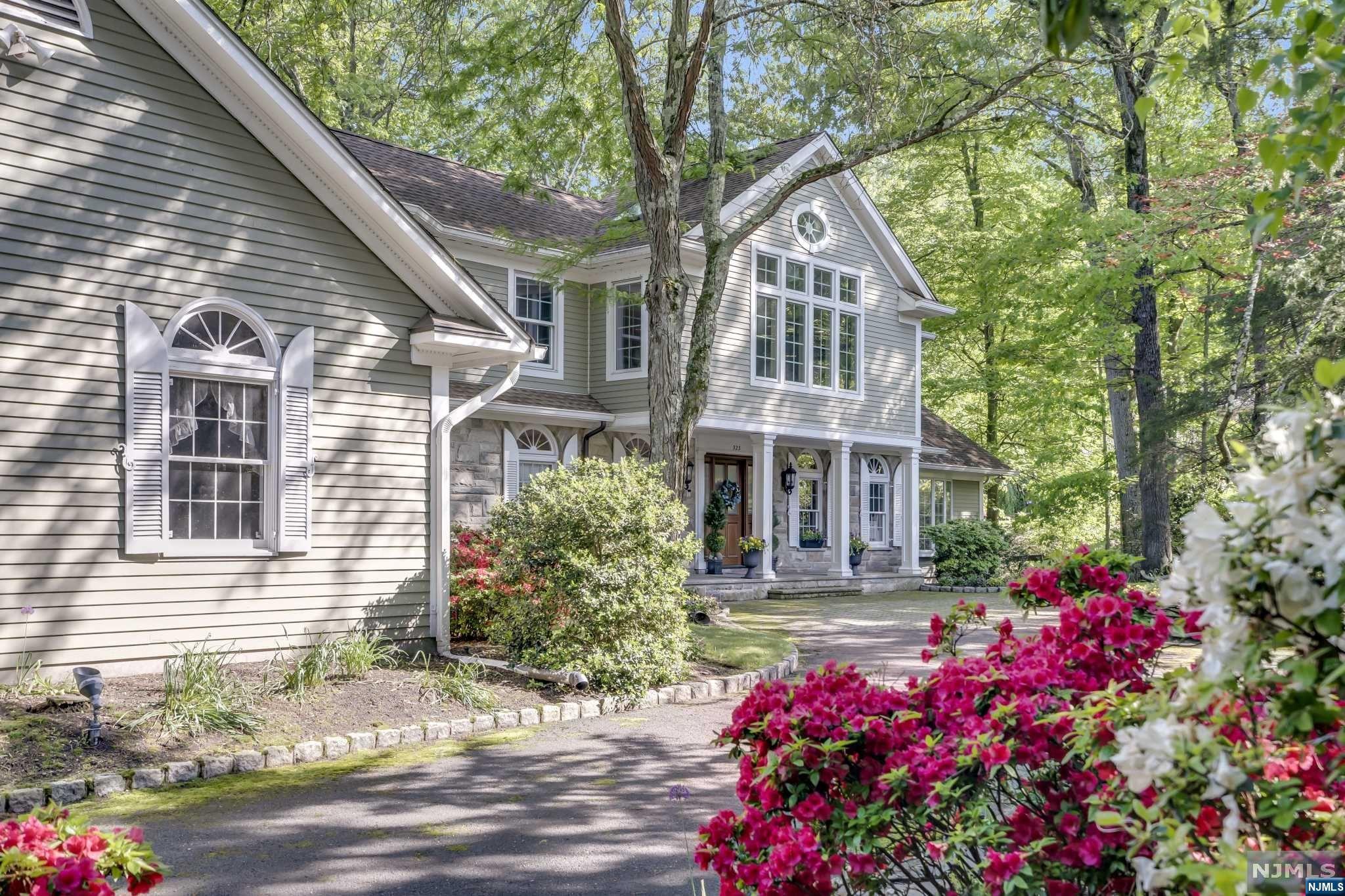 323 Freemans Lane