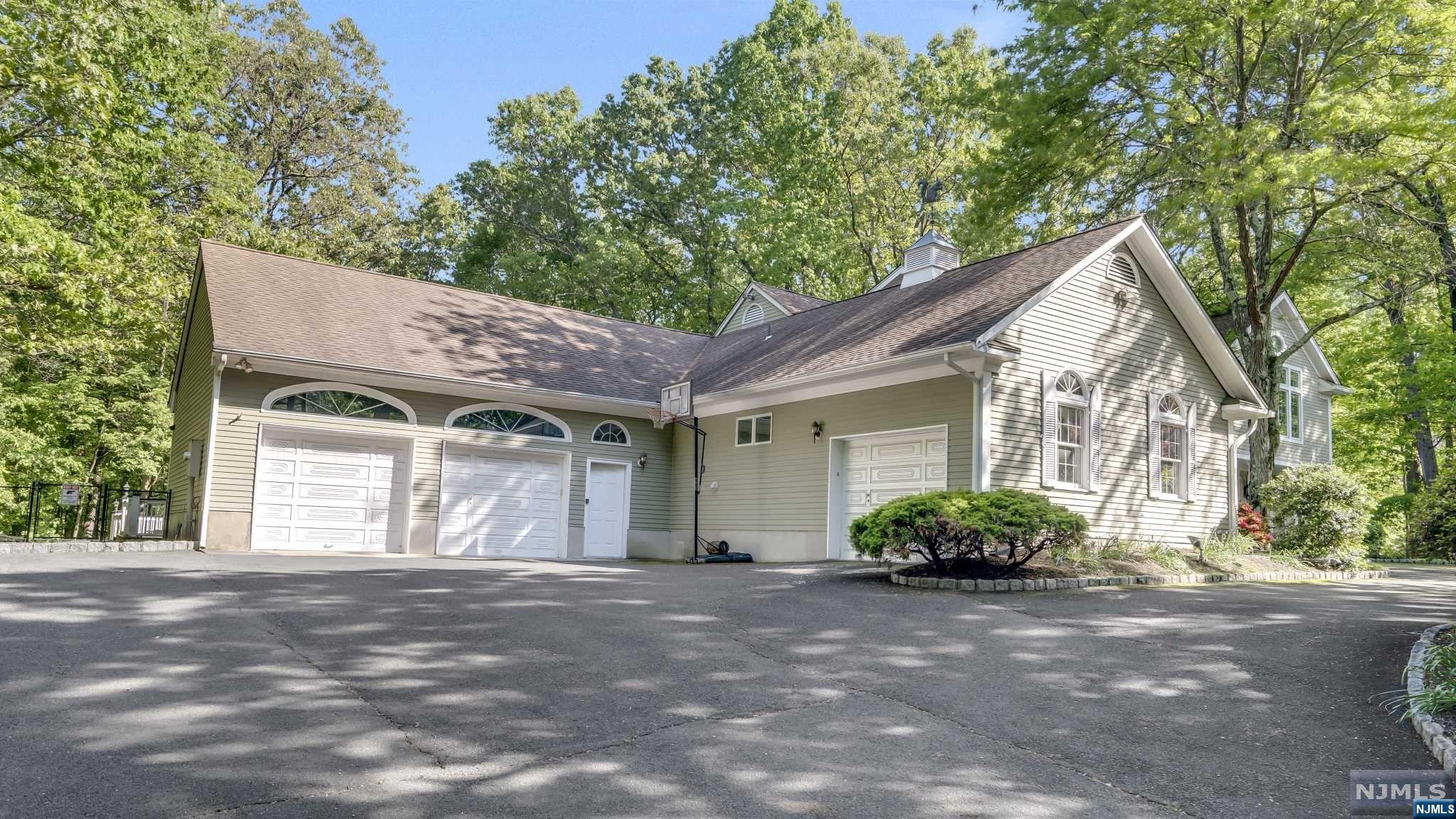 323 Freemans Lane