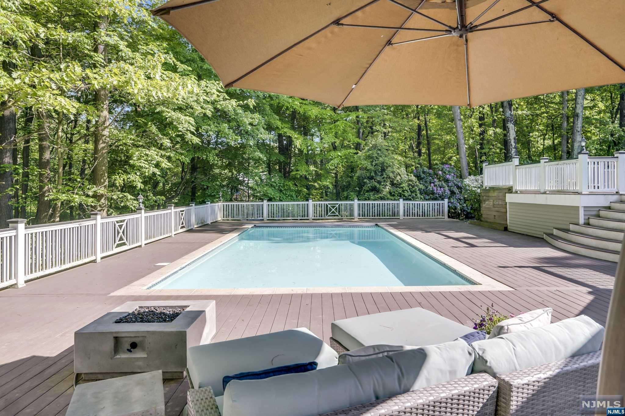 323 Freemans Lane
