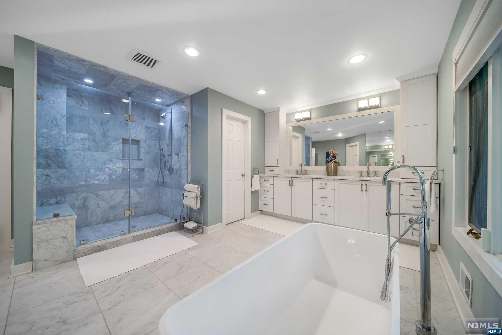 323 Freemans Lane