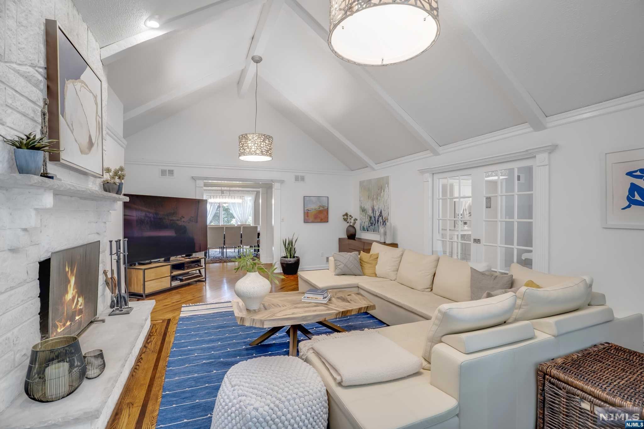 323 Freemans Lane