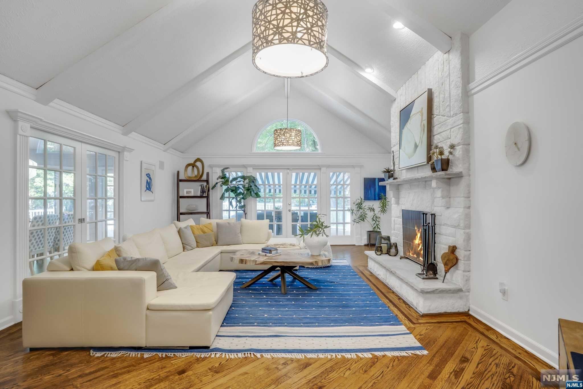 323 Freemans Lane