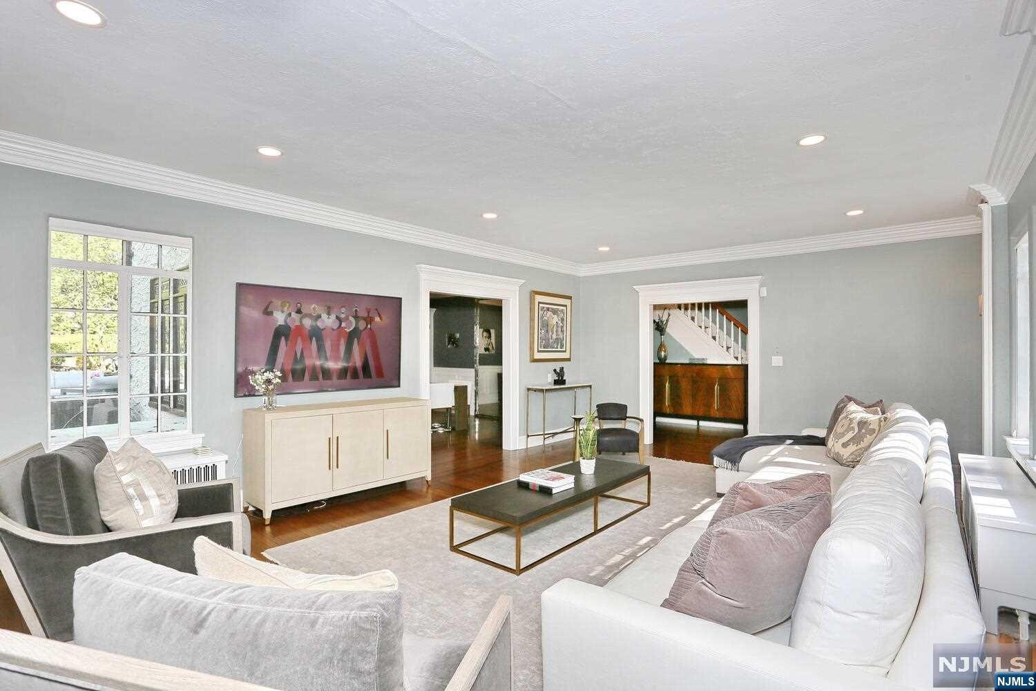 390 Highland Avenue