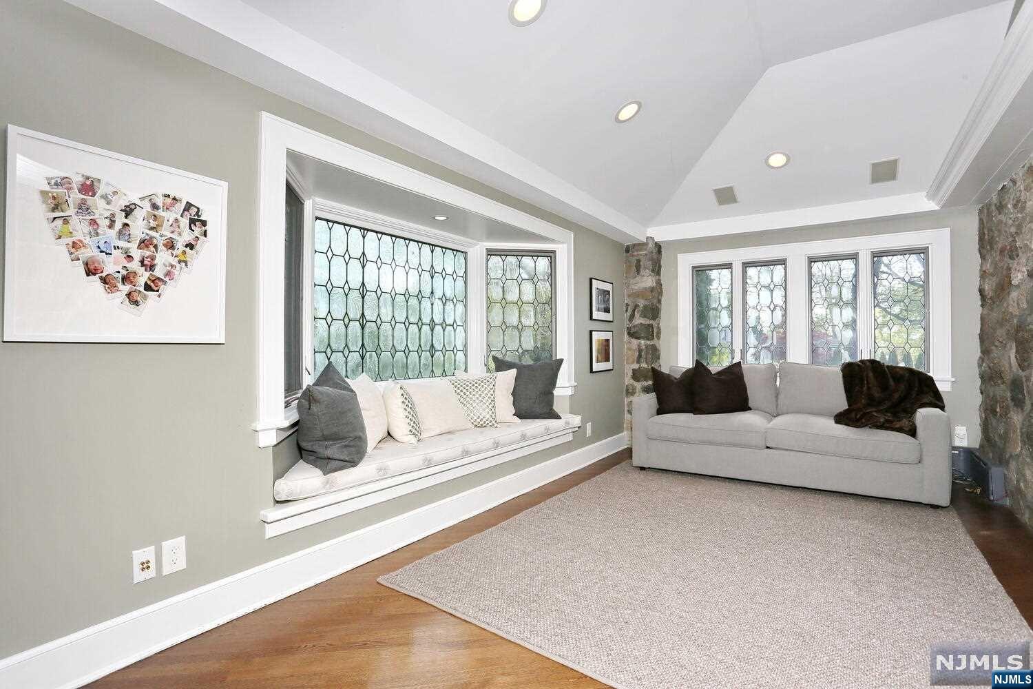 390 Highland Avenue