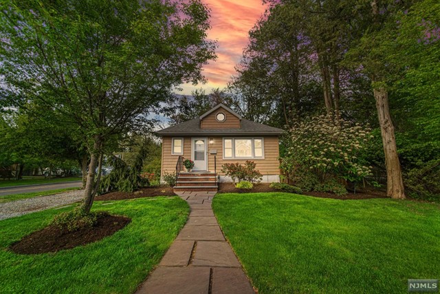 31 Maple Street