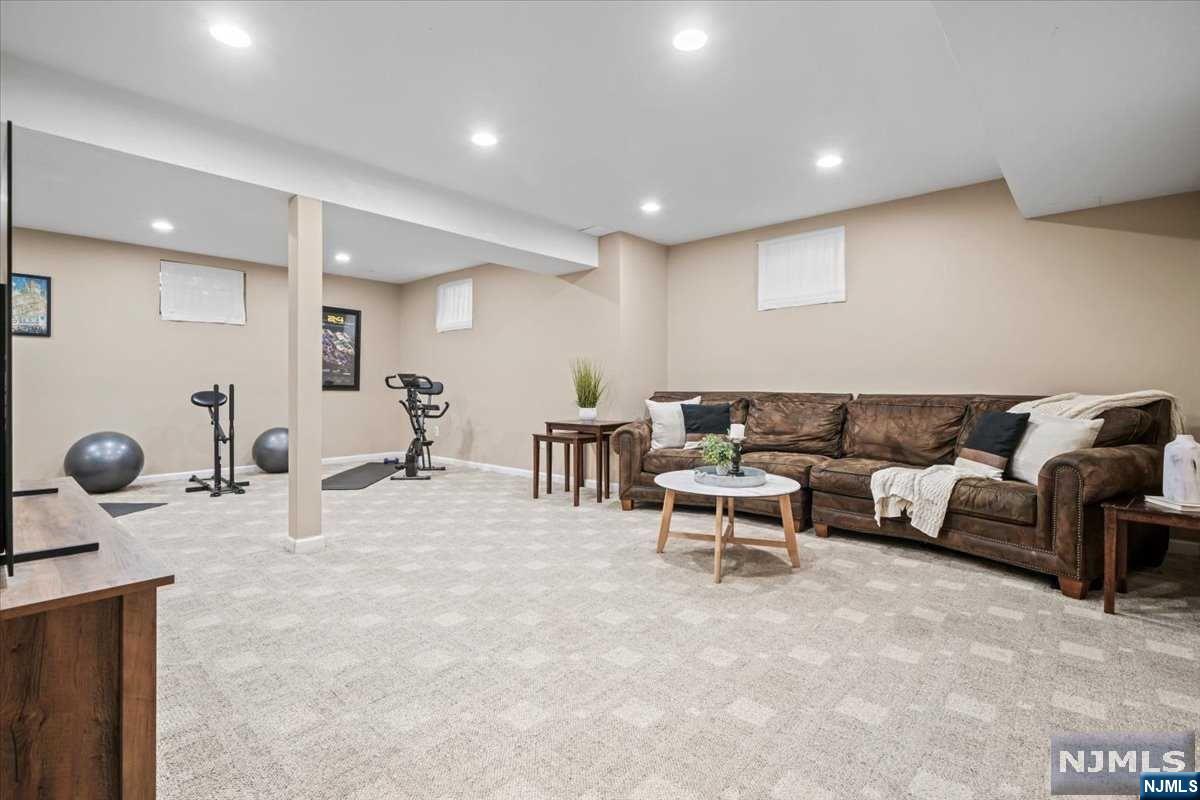 290 S Franklin Turnpike