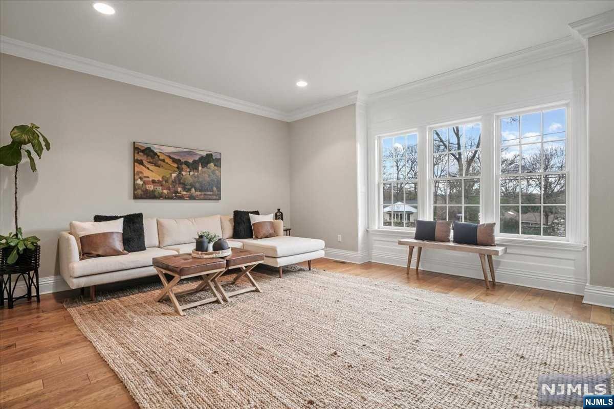 290 S Franklin Turnpike