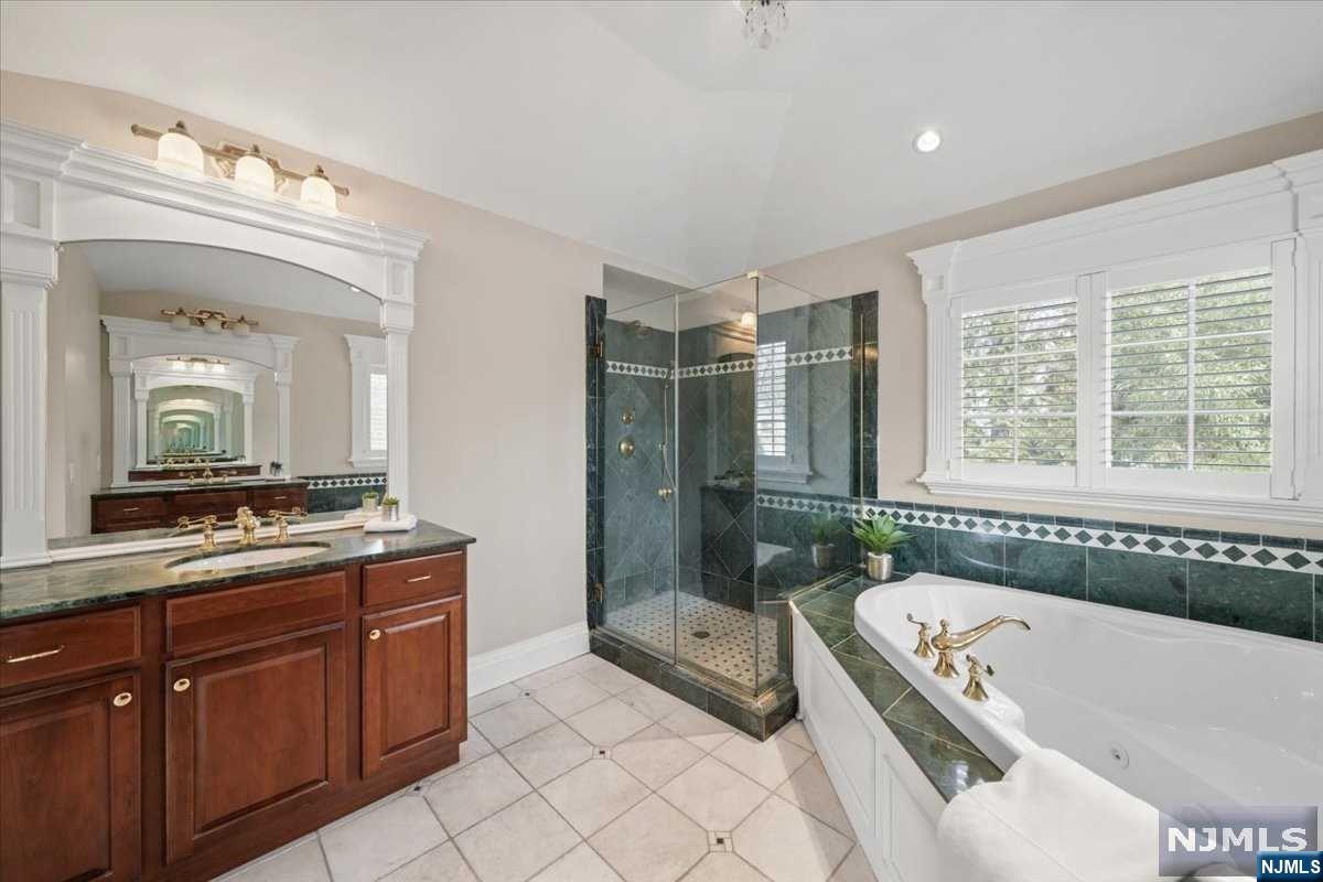 290 S Franklin Turnpike