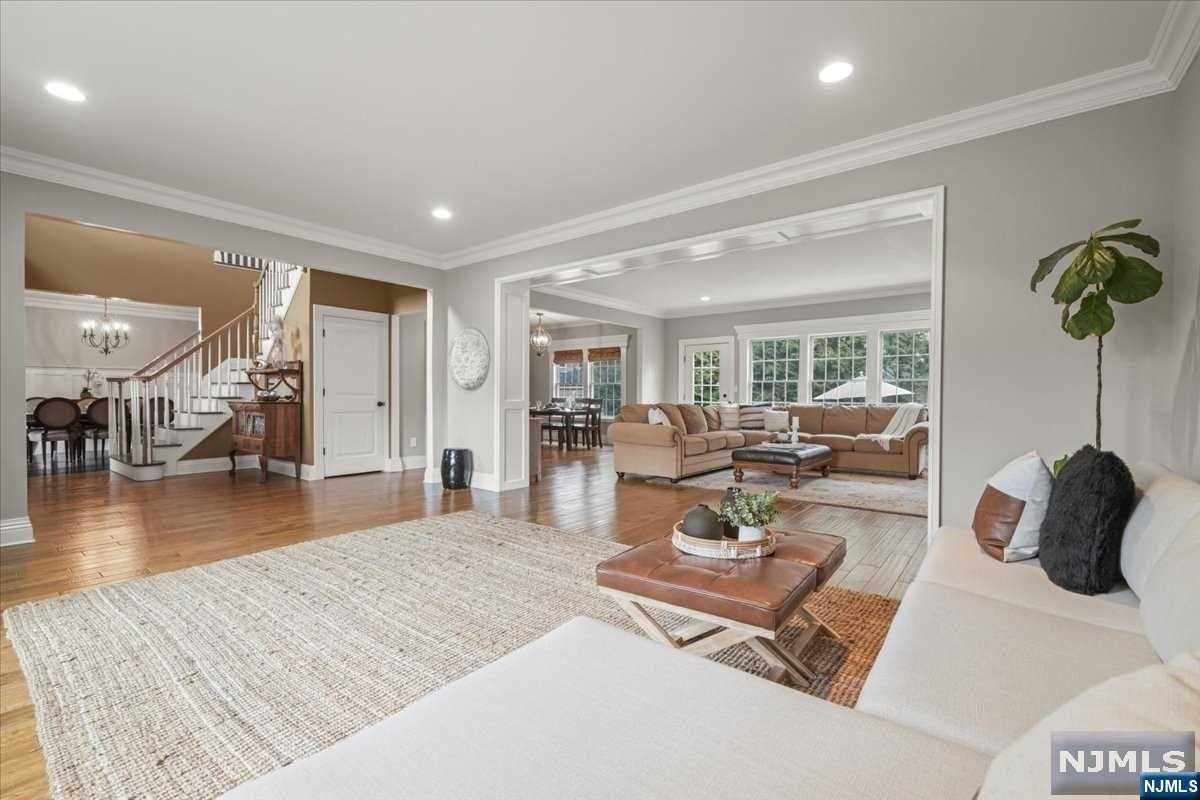 290 S Franklin Turnpike